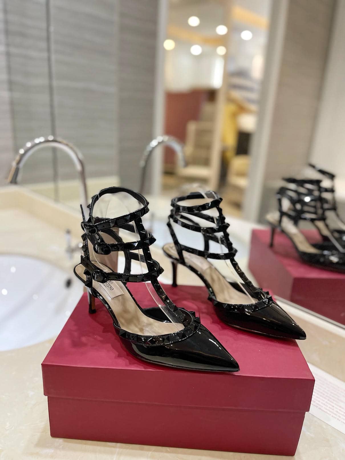 Valentino Sandal9-2
